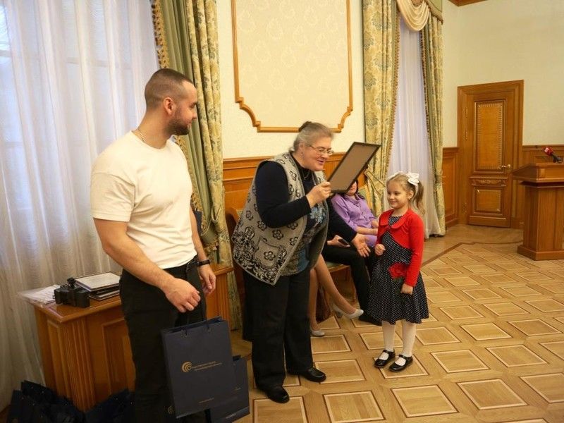 В Ленинградской области наградили школьников – победителей конкурса семейных историй