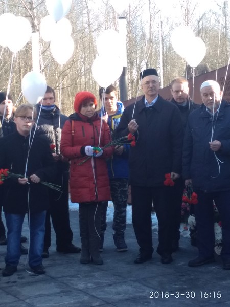 Во всеволожском саду памяти почтили память жертв кемеровской трагедии