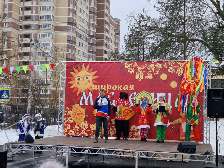 Члены Общественной палаты проводили Масленицу в городе Тосно