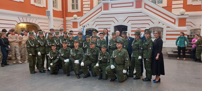В Петропавловской крепости прошло посвящение в кадеты учеников кадетских классов 47-го региона