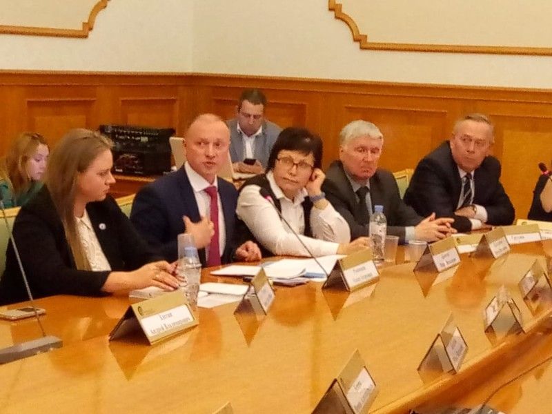 Как обеспечивается безопасность ребенка в школе или детском саду – общественники Ленобласти обсудили проблему со специалистами