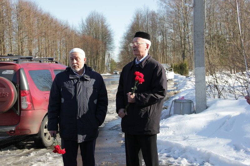 Всеволожский Сад памяти. Возложение венков в память жертв кемеровской трагедии.