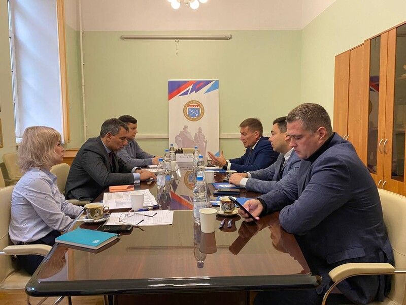 РАБОЧИЙ ВИЗИТ ДЕЛЕГАЦИИ ОБЩЕСТВЕННОЙ ПАЛАТЫ РФ В ОБЩЕСТВЕННУЮ ПАЛАТУ ЛЕНИНГРАДСКОЙ ОБЛАСТИ