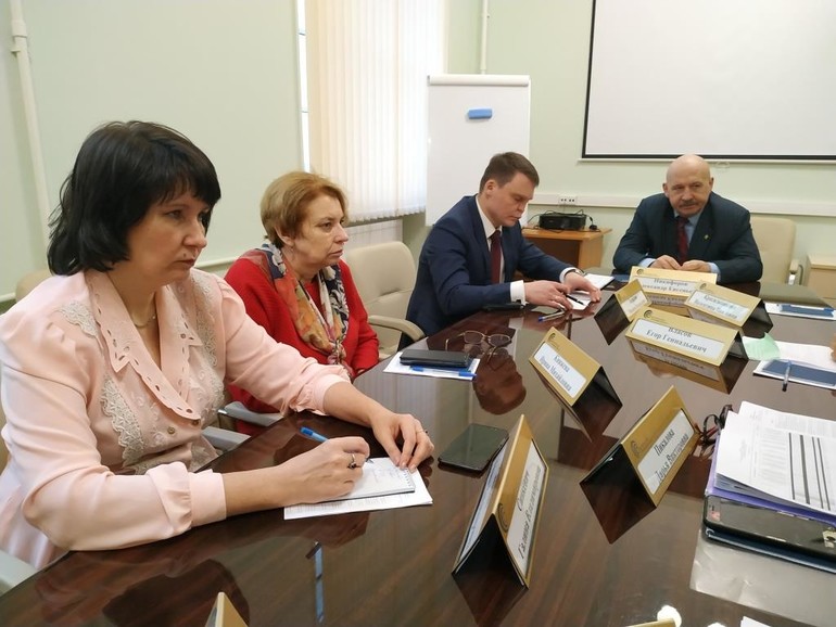 Комиссия по здравоохранению и соцполитике Общественной палаты обсудила предоставление инвалидам-колясочникам приспособленного жилья