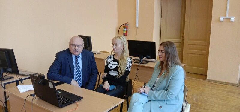 Представители партий посетили Центр общественного наблюдения в Горбунках