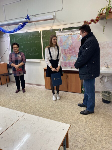 Награждение победителей конкурса для школьников "Мое семейное древо-2020. Династия защитников"