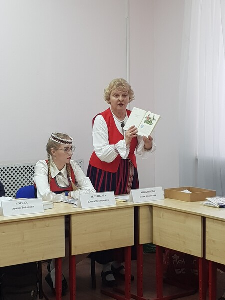 Читать сказания и показывать театрализованные представления - в Ленинградской области обсудили, как привлечь интерес молодежи к эпосу Калевалы