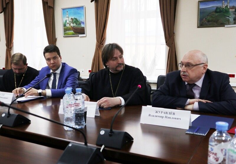В Общественной палате Ленобласти предлагают активнее использовать потенциал РПЦ в консолидации российского общества