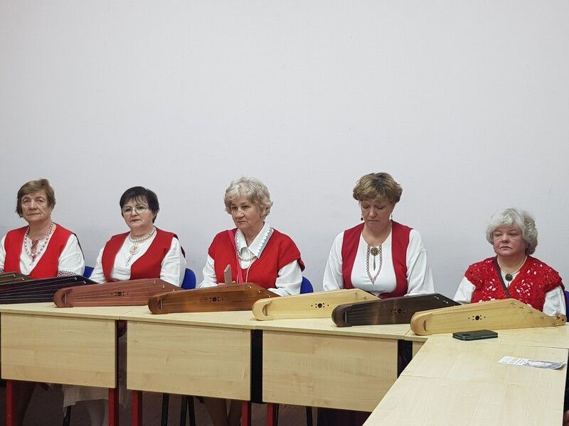 Читать сказания и показывать театрализованные представления - в Ленинградской области обсудили, как привлечь интерес молодежи к эпосу Калевалы