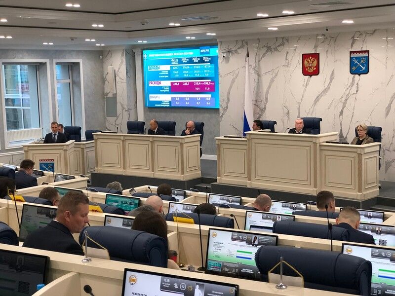 Бюджет Ленинградской области принят в первом чтении