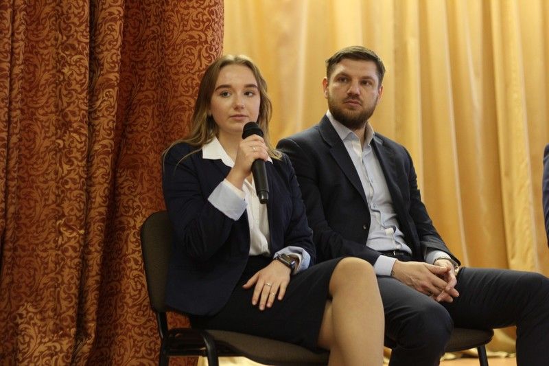 Члены Общественной палаты и Всеволожский Парламент старшеклассников обсудили роль МСУ в развитии демократии