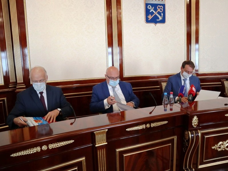 В Ленинградской области заключено Соглашение между Общественной палатой, Избиркомом и Уполномоченным по правам человека о взаимодействии на голосовании по изменениям в Конституцию