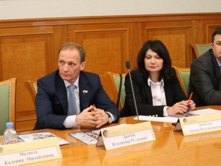 Общественники Ленобласти призывают сохранить чистые водоемы для будущих поколений