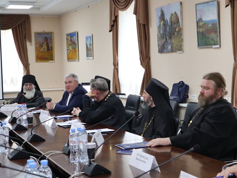 В Общественной палате Ленобласти предлагают активнее использовать потенциал РПЦ в консолидации российского общества