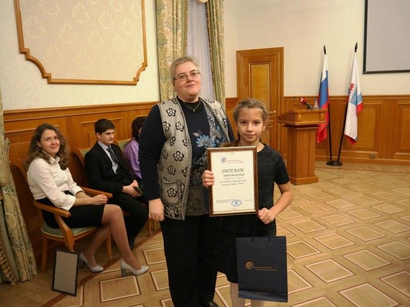 В Ленинградской области наградили школьников – победителей конкурса семейных историй