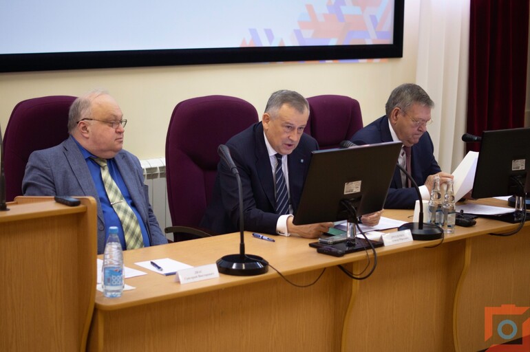 Совет Почетных граждан держит курс на укрепление авторитета учителя