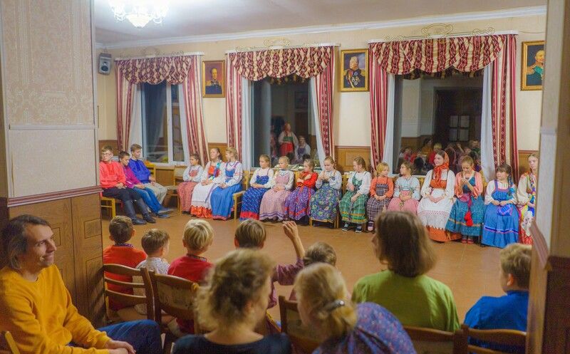В Лужском районе прошла детская фольклорно-этнографическая лаборатория «Традиции Полужья»