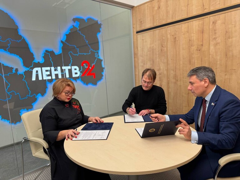 Александр Габитов подписал соглашение о проведении ежегодной премии «Успешная женщина 47»