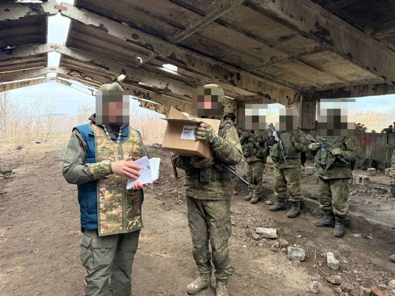 Новогодние открытки и подарки от школьников Ленинградской области дошли до наших защитников