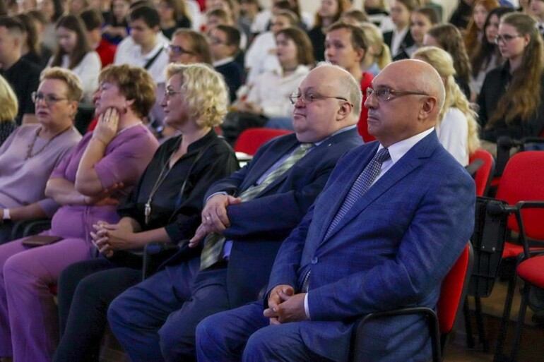 Владимир Журавлёв: День знаний в ЛГУ им. Пушкина собрал тысячу первокурсников