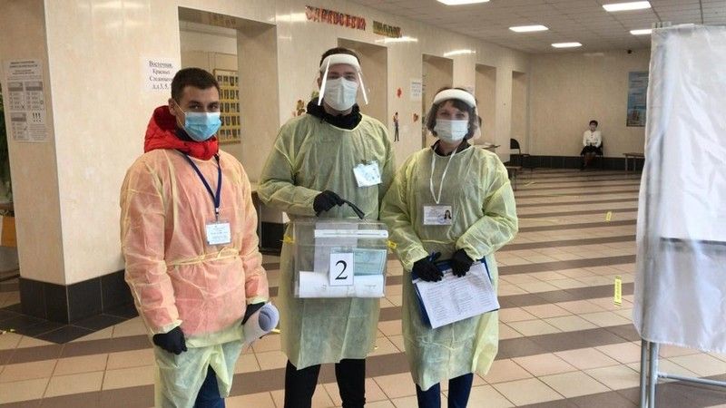 Члены Общественной палаты Ленобласти осуществляют мониторинг работы УИКов на выборах в Единый день голосования