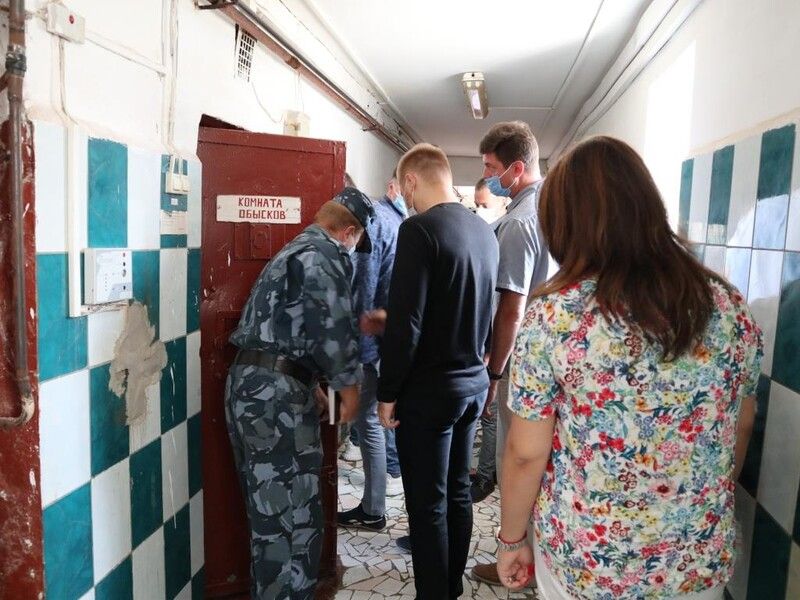 Общественники Ленобласти ознакомились с работой следственных изоляторов и заслушали информацию о работе ОНК за год