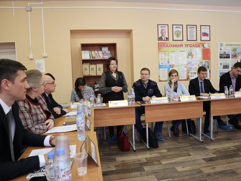 Заседание комиссии по образованию в Гарболовской школе (27.02.2019)