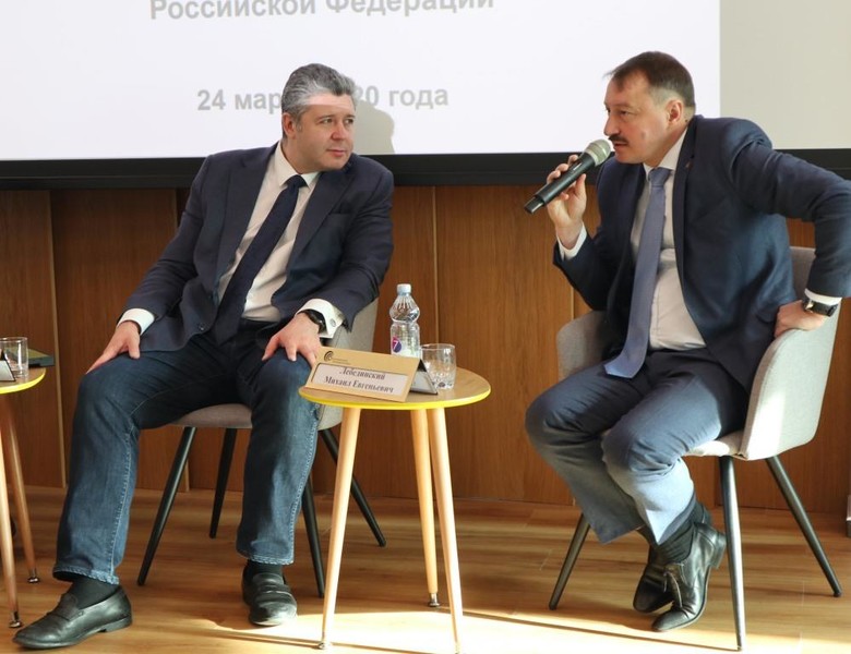 Цель поправок в Конституцию – здоровый народ, устойчивая экономика и сильная власть
