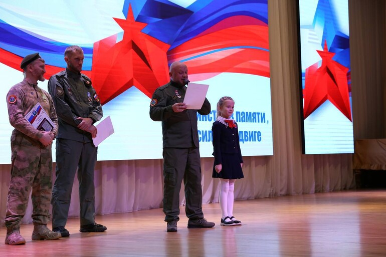 В Центре образования Кудрово прошел гала-концерт, посвященный Дню Героев Отечества