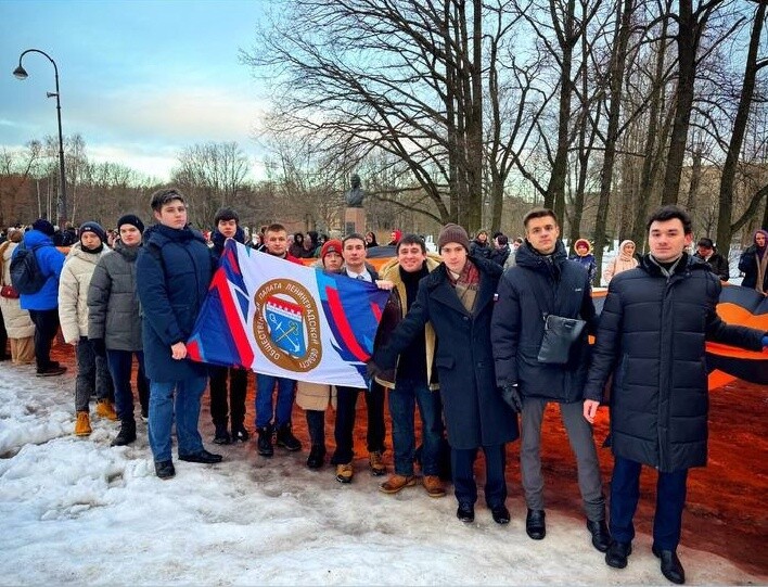 Члены Молодежной общественной палаты представили Ленобласть в памятной акции