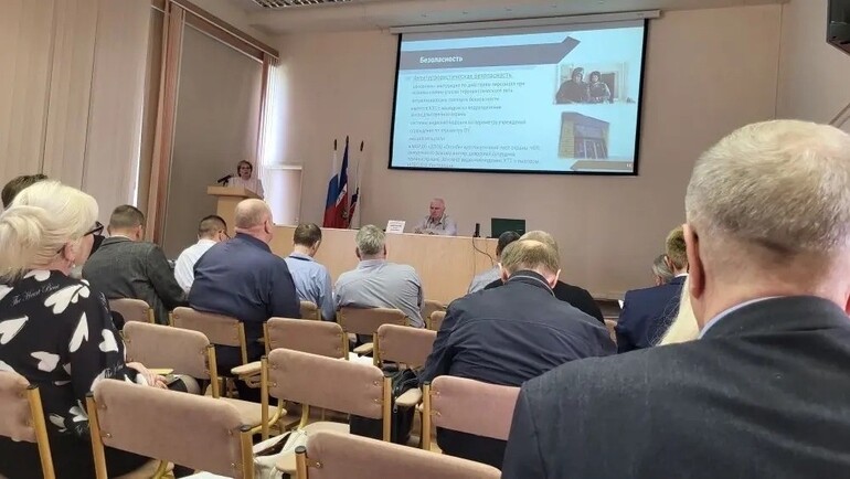 Общественная палата Тихвинского района приняла участие в совместном заседании депутатов
