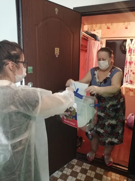 В первый день голосования на участки вышло 2300 общественных наблюдателей