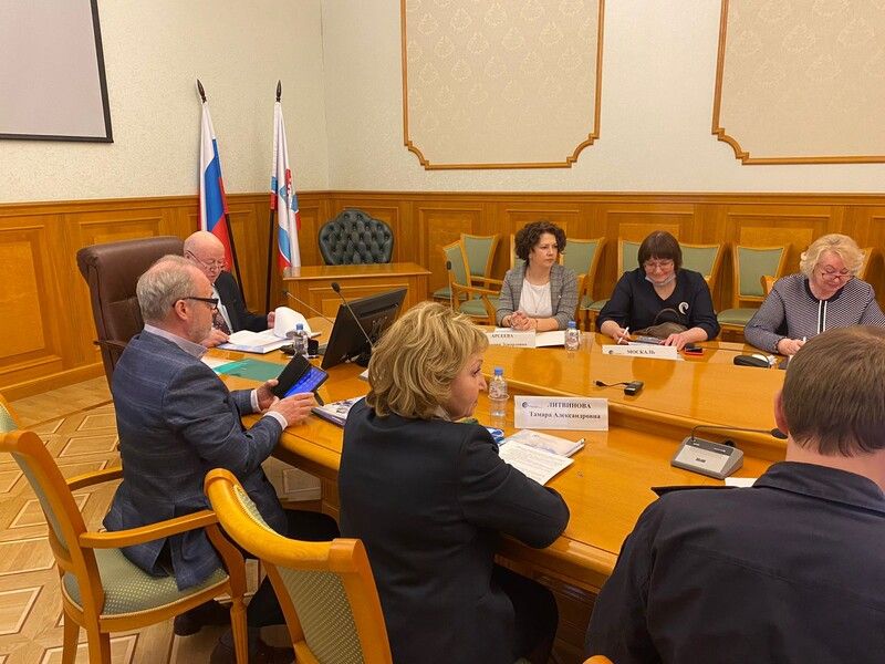 Особенности, проблемы и перспективы исполнительного производства в Ленобласти обсудили на круглом столе общественники и профессионалы