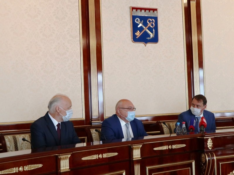 В Ленинградской области заключено Соглашение между Общественной палатой, Избиркомом и Уполномоченным по правам человека о взаимодействии на голосовании по изменениям в Конституцию