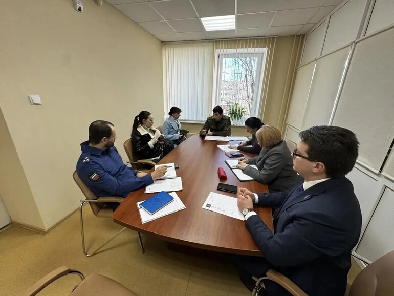 Статус, выплаты, защита: в Выборге семьи участников СВО получили юридическую помощь с участием прокуратуры и Общественной палаты Ленобласти