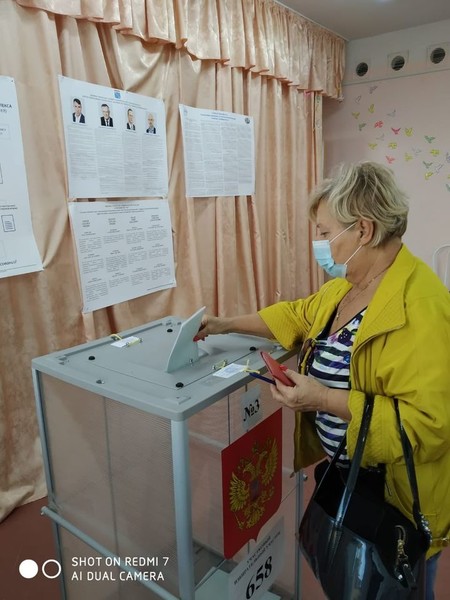 Члены Общественной палаты Ленобласти осуществляют мониторинг работы УИКов на выборах в Единый день голосования