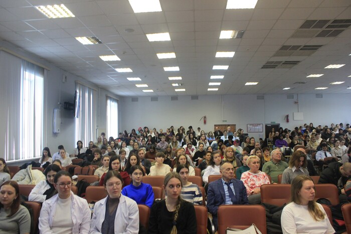Общественная палата провела встречу «Вера и правда» в Педиатрическом университете