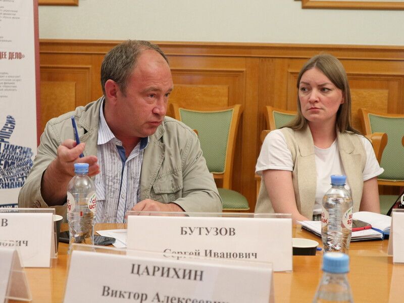 Системный характер профилактической работы и подготовка специалистов по борьбе с курением - в Ленинградской области предложили свой рецепт по созданию будущего без никотина