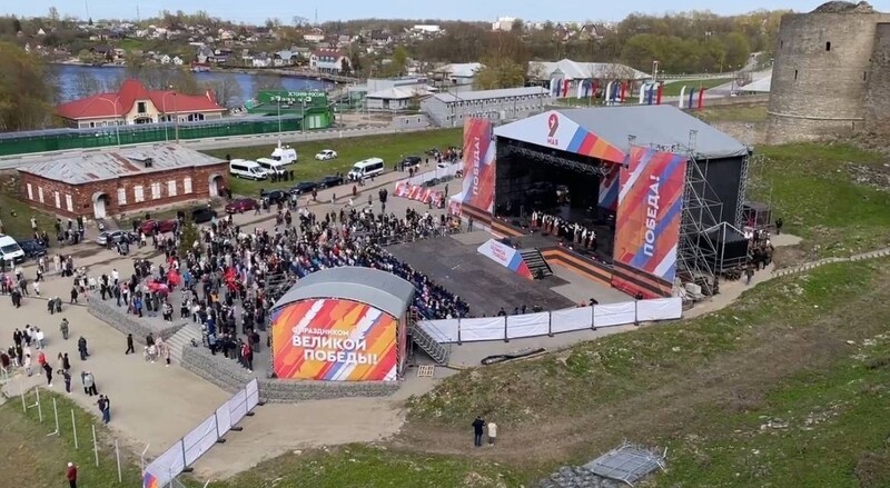 Общественная палата Ленобласти встретила 9 мая в Ивангородской крепости