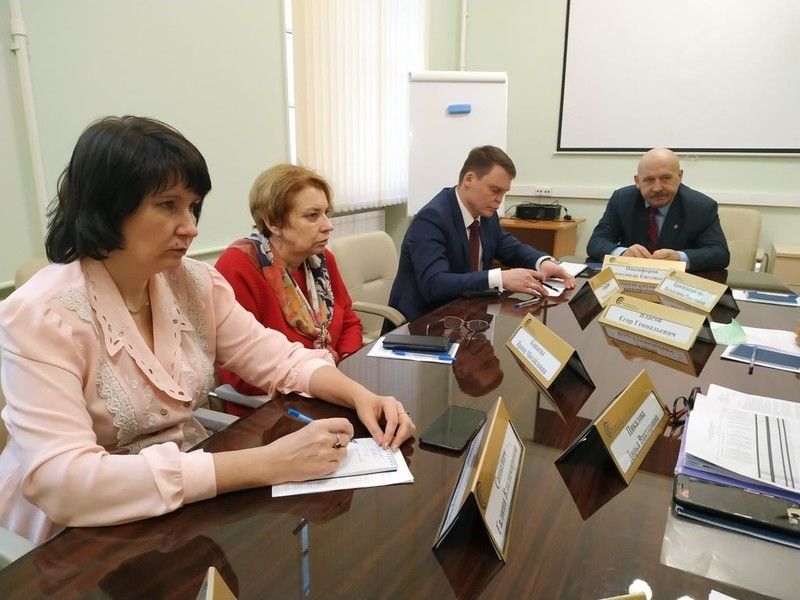 Комиссия по здравоохранению и соцполитике Общественной палаты обсудила предоставление инвалидам-колясочникам приспособленного жилья