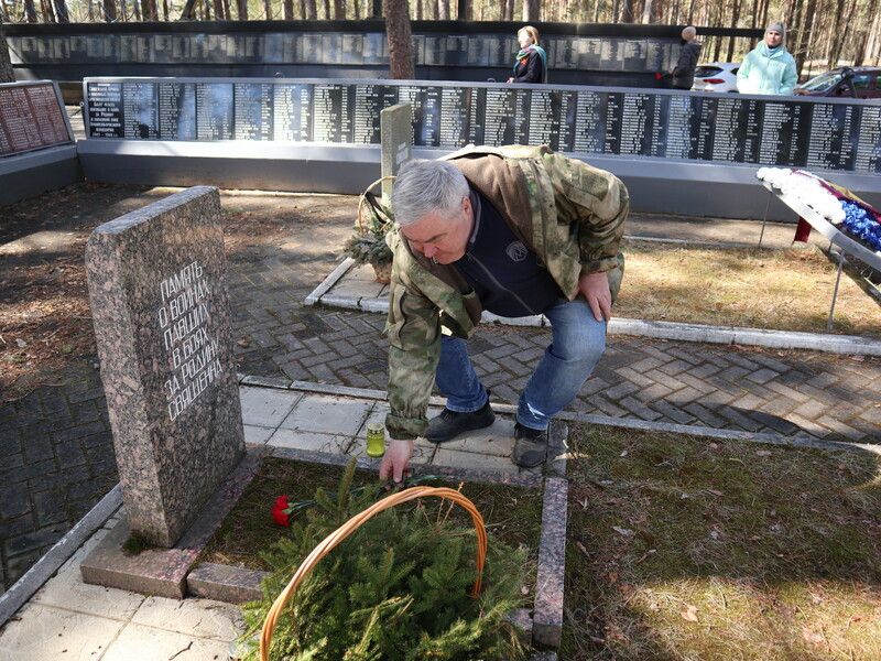 Члены Общественной палаты участвуют в областном субботнике