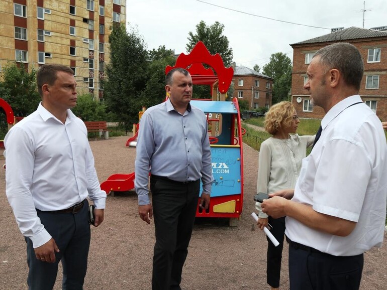 Вопрос обустройства детских площадок в Никольском планируют решать с помощью областных целевых программ
