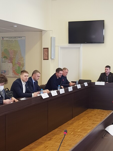 Следует ли признать ЖКХ отраслью, пострадавшей от пандемии, как поддержать управляющие компании, обсудили общественники Ленинградской области