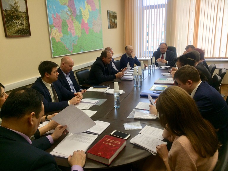 Вероника Тарбаева приняла участие в работе комиссии по экологии областного парламента