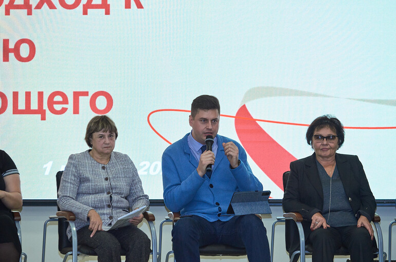 Николай Свирин: участие школьников и их родителей в жизни образовательных учреждений и своих поселений - условие воспитание будущих граждан