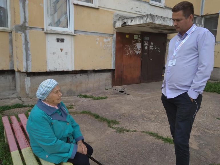 Наши люди на выборы на такси ездят, если это такси – социальное