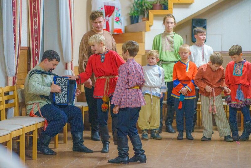 В Лужском районе прошла детская фольклорно-этнографическая лаборатория «Традиции Полужья»