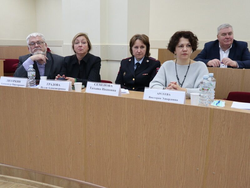 В Общественной палате Ленобласти считают, что региону нужен закон о кадетском образовании