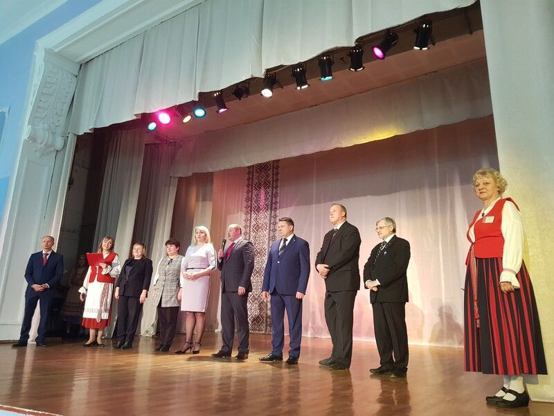 Читать сказания и показывать театрализованные представления - в Ленинградской области обсудили, как привлечь интерес молодежи к эпосу Калевалы