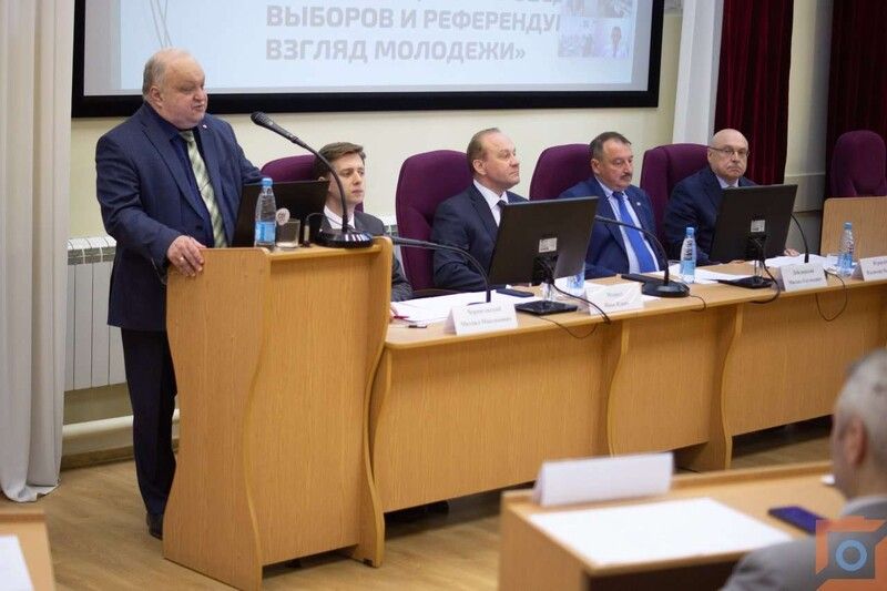 Общественная палата стала соорганизатором круглого стола с обсуждением роли молодежи и инноваций при проведении выборов